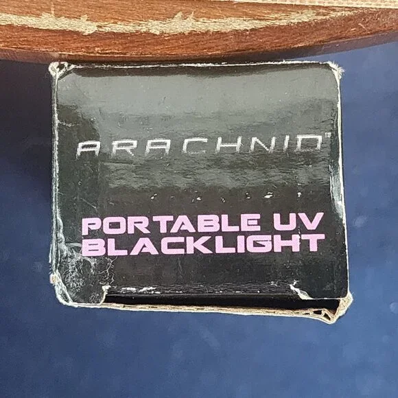 Arachnid Portable Lightweight Self Standing 4W Battery Operated UV Blacklight - Picture 13 of 16